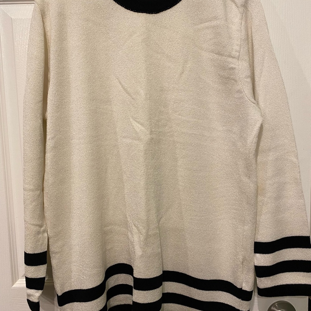 GUC Liz Claiborne Women’s Cream and Black Striped Sweater